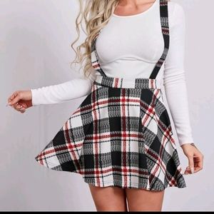 Plaid skirt with overall like straps